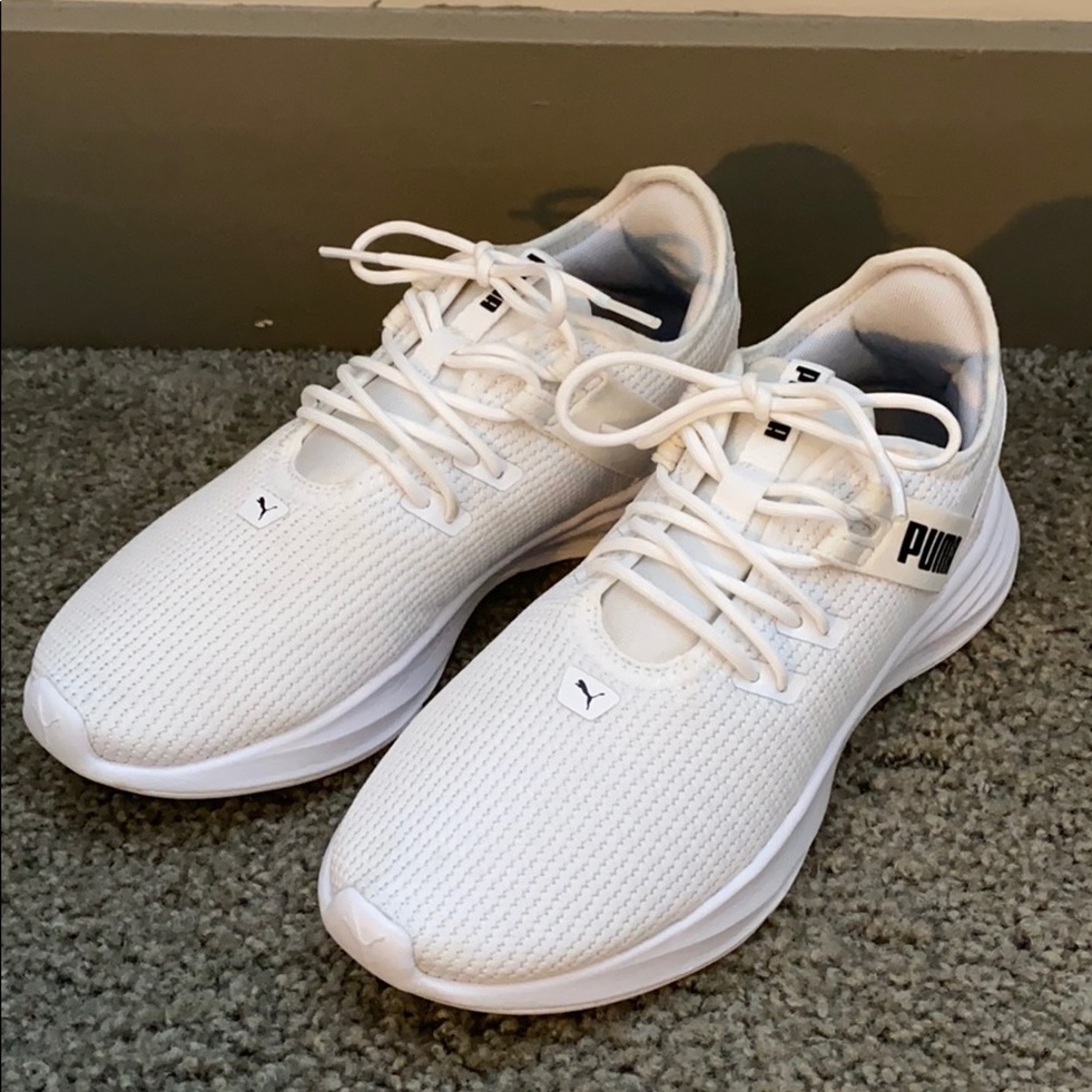 *MOVING* Puma sneakers